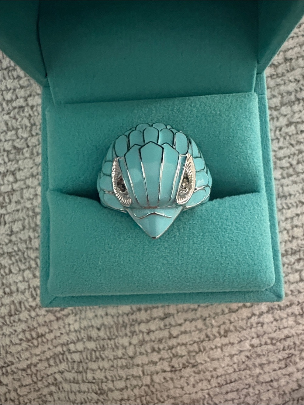 KURT GEIGER of London Ring w/Teal Velvet Ring Box with Gold Logo (Size 7.5-8.0)
